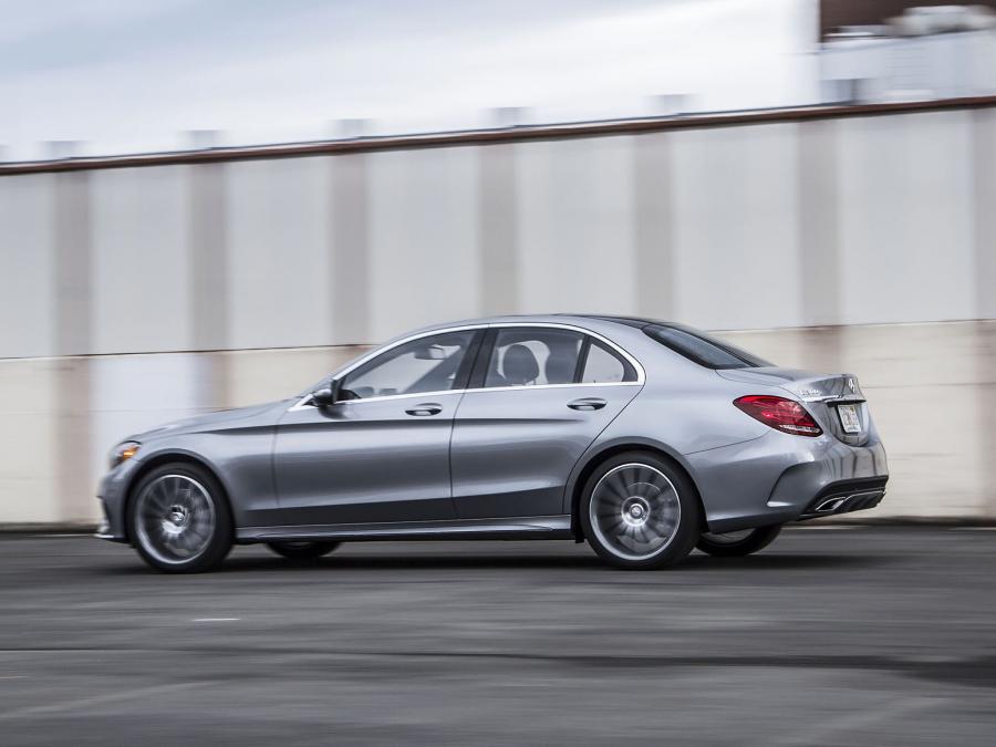  Mercedes-Benz C300 4Matic AMG Line 2015 года  (US) (фото 8 из 23)
